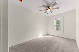 10721 S Prairie Ave, Chicago, IL 60628 - Photo 15