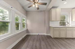 10721 S Prairie Ave, Chicago, IL 60628 - Photo 13