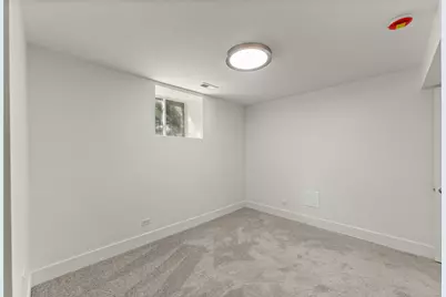 10721 S Prairie Avenue, Chicago, IL 60628 - Photo 21