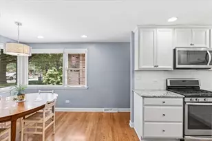 10436 S Kildare Ave, Oak Lawn, IL 60453 - Photo 7