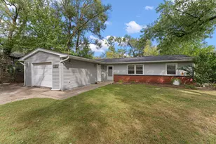 10 Tahoe St, Thornton, IL 60476 - Photo 1