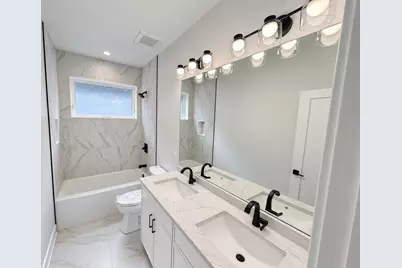 6732 N Oxford Avenue, Chicago, IL 60631 - Photo 13