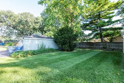 2109 W Pacific Avenue, Waukegan, IL 60085 - Photo 29