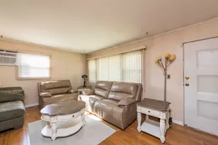 2109 W Pacific Ave, Waukegan, IL 60085 - Photo 7
