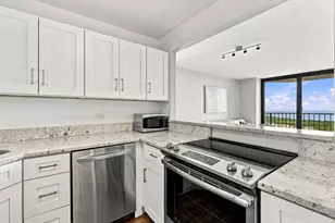 3660 N Lake Shore Dr, Chicago, IL 60613 - Photo 11