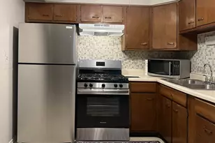 8541 Lotus Ave, Skokie, IL 60077 - Photo 3