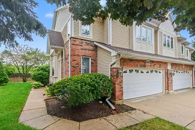 360 Parkview Terrace, Buffalo Grove, IL 60089 - Photo 3