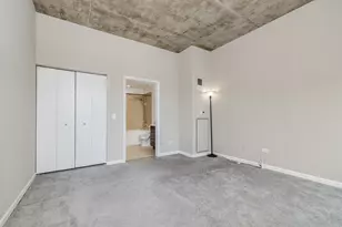 1122 W Catalpa Ave, Chicago, IL 60640 - Photo 13