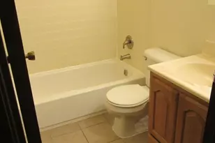 135 Pickwick Dr, Schaumburg, IL 60193 - Photo 13