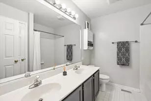 34316 N Old Walnut Cir, Gurnee, IL 60031 - Photo 17