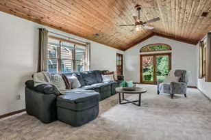 1036 Charles Ave, Gurnee, IL 60031 - Photo 9