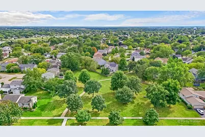 1485 Westbury Drive, Hoffman Estates, IL 60192 - Photo 35