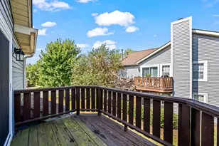 1327 Coldspring Rd, Carol Stream, IL 60188 - Photo 11