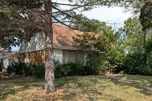 8816 Olympic Dr, Bridgeview, IL 60455 - Photo 3