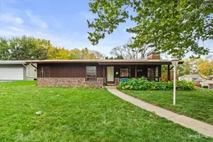 1211 Westhaven Dr, Wheaton, IL 60189 - Photo 1