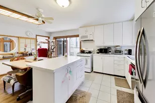 915 W Lawrence Ave, Chicago, IL 60640 - Photo 17