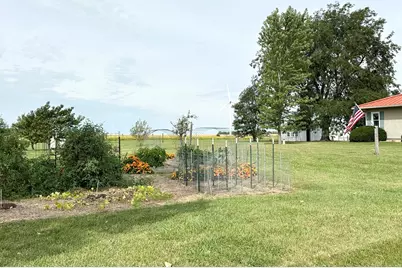 260 E 3300 N Road, Herscher, IL 60941 - Photo 3