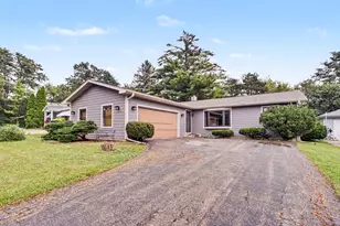 821 S Hough St, Barrington, IL 60010 - Photo 3