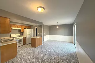 3023 Jamestown Ct, Streamwood, IL 60107 - Photo 3