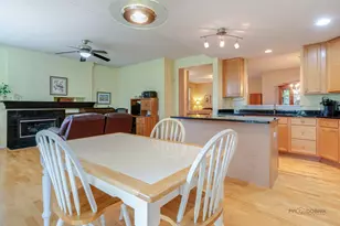 210 Shadow Creek Circle, Vernon Hills, IL 60061 - Photo 19