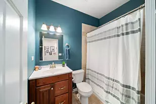6701 N Bosworth Ave, Chicago, IL 60626 - Photo 17