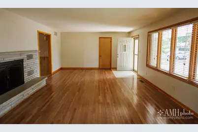 1033 W Hawkins Street, Kankakee, IL 60901 - Photo 7