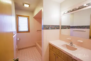 1033 W Hawkins St, Kankakee, IL 60901 - Photo 33