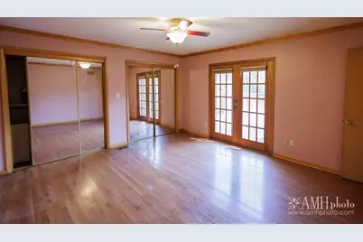 1033 W Hawkins Street, Kankakee, IL 60901 - Photo 25