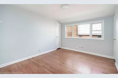7261 N East Prairie Road, Lincolnwood, IL 60712 - Photo 21