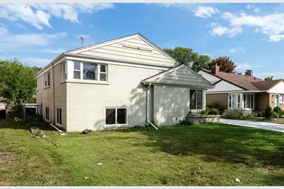 7261 N East Prairie Road, Lincolnwood, IL 60712 - Photo 3