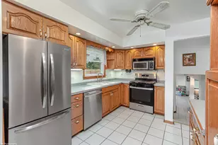 5443 W 83 Pl, Burbank, IL 60459 - Photo 5