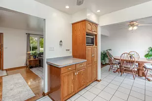 5443 W 83 Pl, Burbank, IL 60459 - Photo 7