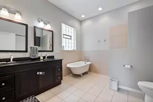 1702 W North Ave, Chicago, IL 60622 - Photo 13