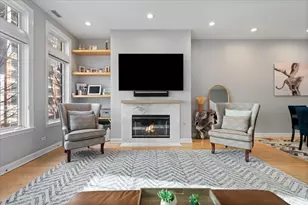 363 W Superior St, Chicago, IL 60654 - Photo 7