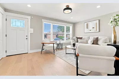 9314 S Colfax Avenue, Chicago, IL 60617 - Photo 3