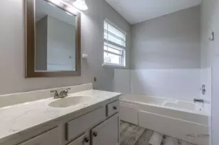 1247 Pheasant Dr, Zion, IL 60099 - Photo 23