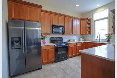 155 Festival Court, Elgin, IL 60120 - Photo 3