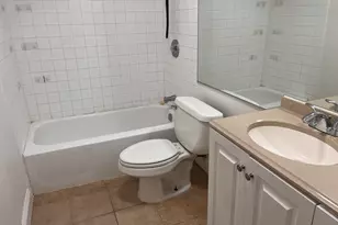 1289 Ct E Ct, Hanover Park, IL 60133 - Photo 9