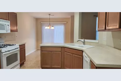 1383 Crimson Lane, Yorkville, IL 60560 - Photo 5