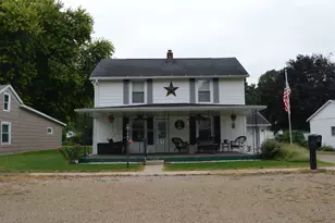 125 N Washington St, Tiskilwa, IL 61368 - Photo 1