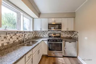 2821 Dempster St, Park Ridge, IL 60068 - Photo 9