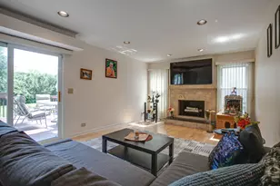 410 Lamont Terrace, Buffalo Grove, IL 60089 - Photo 9