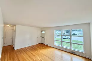 5816 W Greenleaf Ave, Chicago, IL 60646 - Photo 3