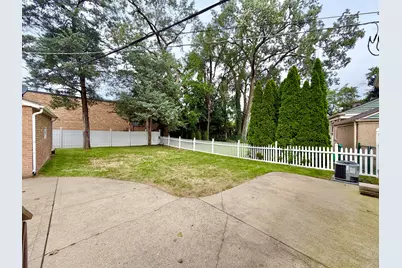 5816 W Greenleaf Avenue, Chicago, IL 60646 - Photo 21