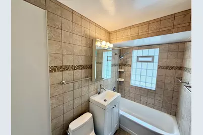 5816 W Greenleaf Avenue, Chicago, IL 60646 - Photo 9