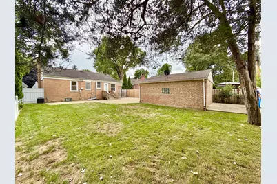 5816 W Greenleaf Avenue, Chicago, IL 60646 - Photo 23