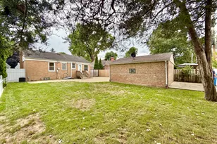 5816 W Greenleaf Ave, Chicago, IL 60646 - Photo 23