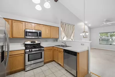 2828 Rebecca Court, Montgomery, IL 60538 - Photo 9