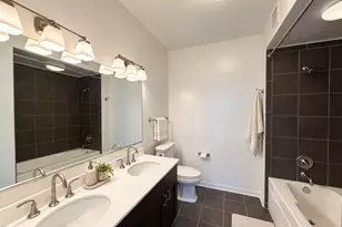 757 N Orleans St, Chicago, IL 60654 - Photo 11