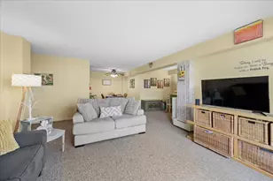 2211 S Stewart Ave S, Lombard, IL 60148 - Photo 3